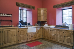 European Character Oak Kitchen